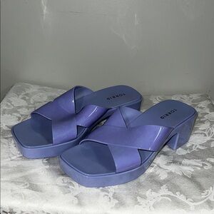 TORRID WW 8 Sandals